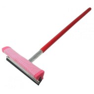 Stierka s hupkou a drevenou násadou 60 cm_1